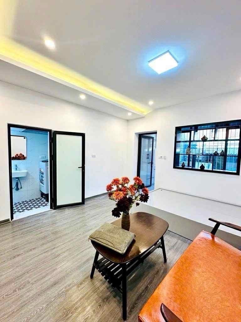 Căn hộ tập thể lô góc, gần trường, chợ - Giá 2.95 tỷ