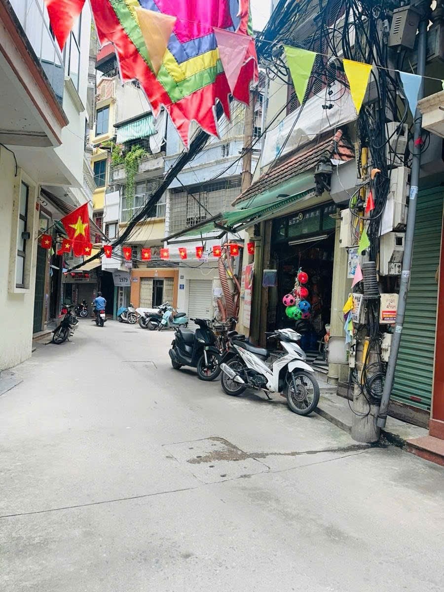 Bán nhà Phạm Văn Đồng - Ngõ Ô Tô - Dân Trí Cao - Giá Tốt