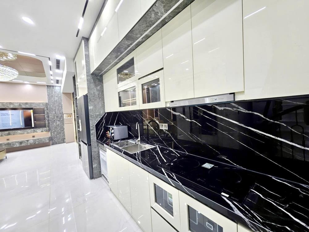 Chỉ 9 tỷ - Ngô Thì Sỹ, Hà Đông - 35m2, 6 Tầng, Thang Máy, Ô Tô Đỗ