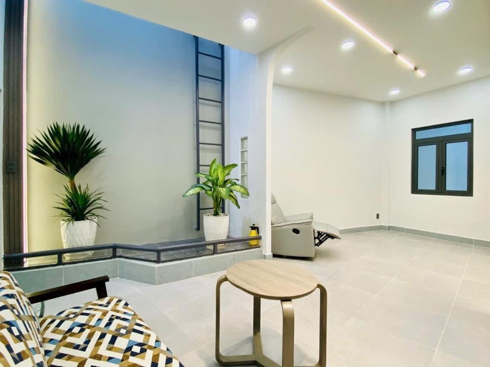 Nhà Mới Xây Nguyễn Văn Nghi 81m2, 3PN, Gần ĐHCN - 6.5 Tỷ