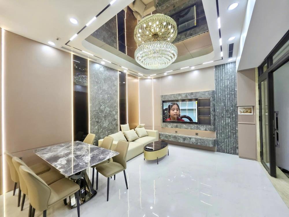 Chỉ 9 tỷ - Ngô Thì Sỹ, Hà Đông - 35m2, 6 Tầng, Thang Máy, Ô Tô Đỗ
