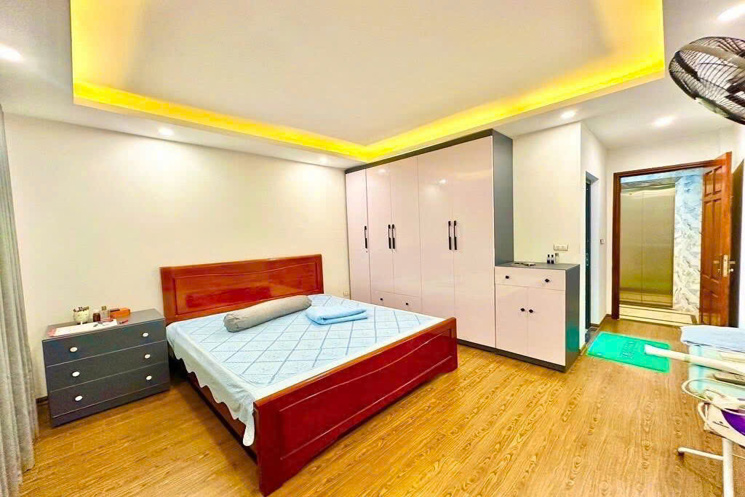 TT THANH TRÌ Ô TÔ ĐỖ CỬA, NGÕ NÔNG 40m 5 TẦNG, DÂN XÂY CHẮC CHẮN, THIẾT KẾ SANG, SỊN GIÁ HƠN 5 TỶ