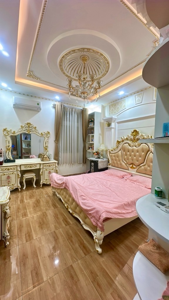 Bán Nhà Gò Xoài, Bình Tân: 5 Tầng, 68m2, Giá 11.8 Tỷ - Vị Trí Đẹp, Hỗ Trợ Vay Thế