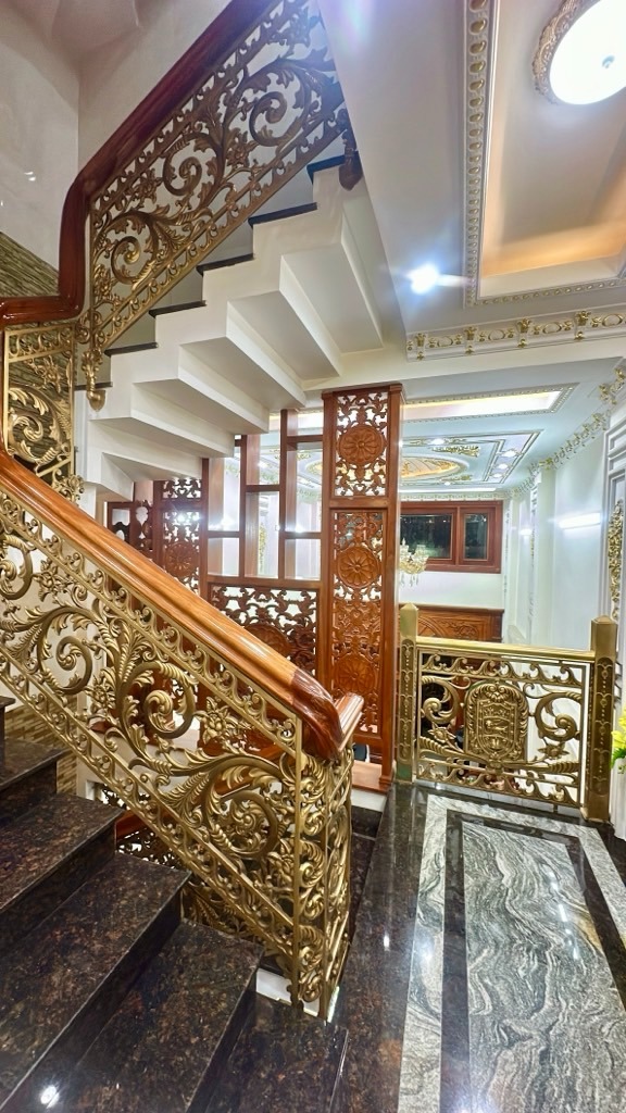 Bán Nhà Gò Xoài, Bình Tân: 5 Tầng, 68m2, Giá 11.8 Tỷ - Vị Trí Đẹp, Hỗ Trợ Vay Thế