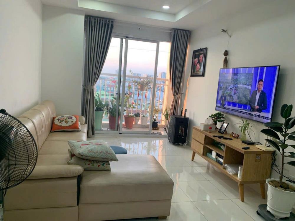 Cho thuê căn hộ 3 phòng ngủ, gần công viên Đầm Sen, Quận Tân Phú - Giá 13tr/tháng