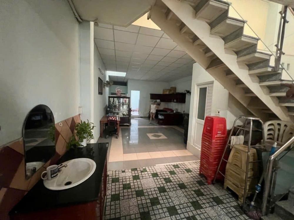 Bán Gấp Mặt Tiền Quang Trung 150m2, 3 Tầng BTCT - Giá 27.xx Tỷ TL