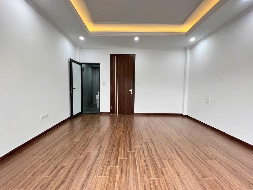 Bán Nhà Khương Đình 6 Tầng Thang Máy, 8.9 Tỷ - Vị Trí Vip, Gần Royal City