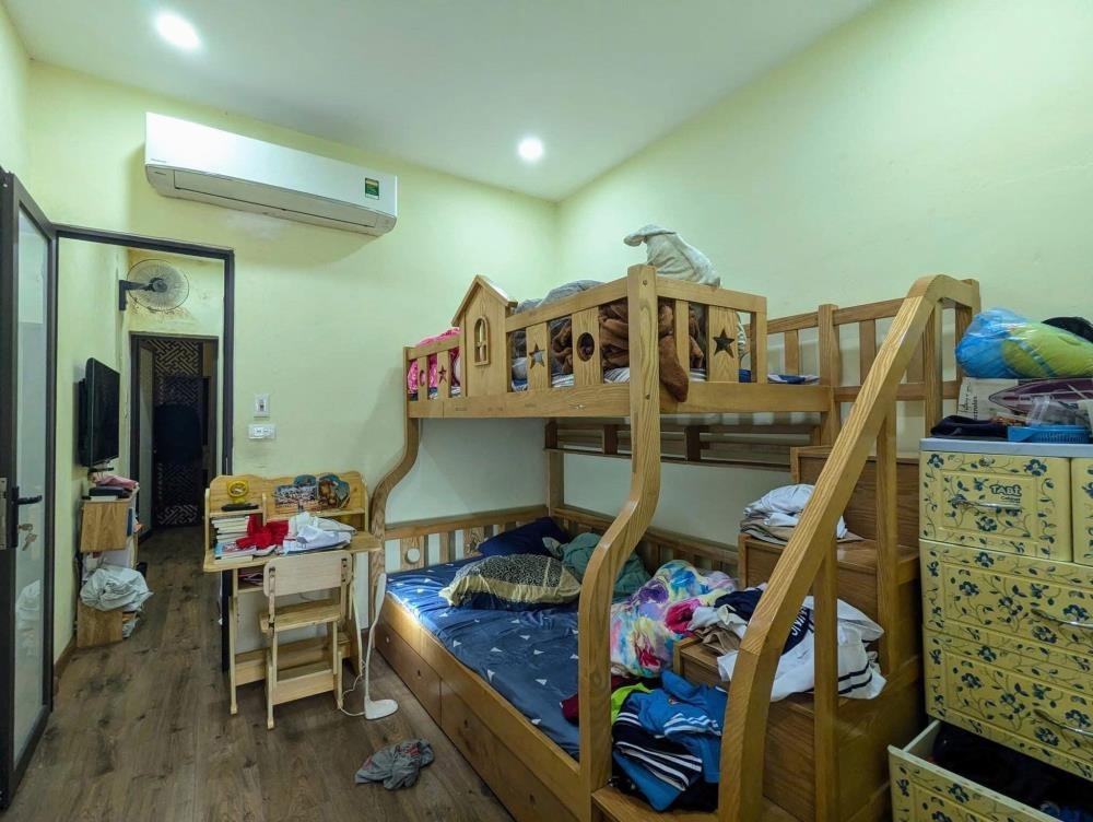 Bán nhà riêng Đống Đa: 41m2, 3 Tầng, 3 Ngủ, 7.7 Tỷ - Vị Trí Đắc Địa