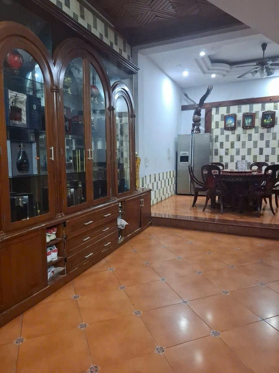 Bán nhà phố Nguyễn Bá Khoản, Cầu Giấy: Vị trí đắc địa, phân lô VIP, 85m2, 5 tầng