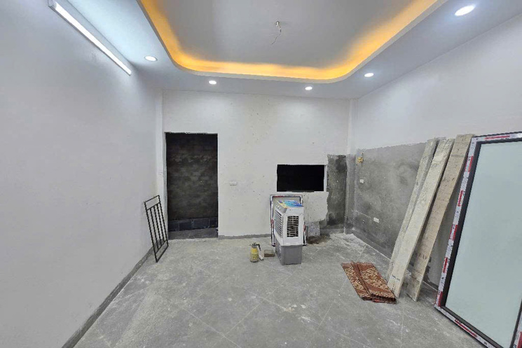 SIÊU PHẨM NGUYỆT ÁNG -NHÀ  MẶT TIỀN 5M - Ô TÔ ĐỖ CỬA - NGÕ THÔNG CỰC ĐẸP 🔥HƠN 6 TỶ