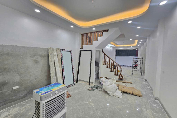 SIÊU PHẨM NGUYỆT ÁNG -NHÀ  MẶT TIỀN 5M - Ô TÔ ĐỖ CỬA - NGÕ THÔNG CỰC ĐẸP 🔥HƠN 6 TỶ