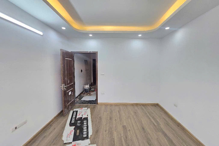 SIÊU PHẨM NGUYỆT ÁNG -NHÀ  MẶT TIỀN 5M - Ô TÔ ĐỖ CỬA - NGÕ THÔNG CỰC ĐẸP 🔥HƠN 6 TỶ