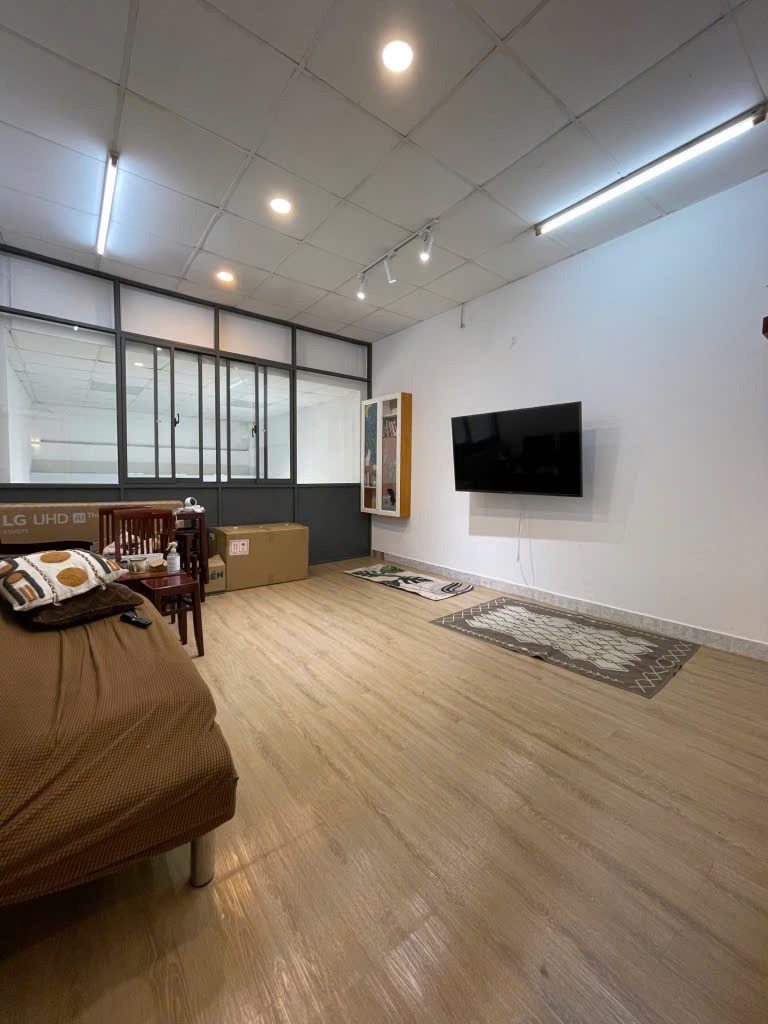 Bán Nhà Mặt Tiền Gò Vấp - 72m2 - 2 Tầng - Sát Đại Học Công Nghiệp