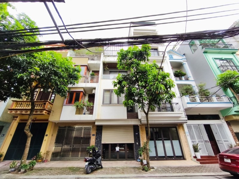 Bán nhà 918 Phúc Đồng, Long Biên: 4 Tầng, Mặt Tiền, View Sân Golf, Giá Tốt