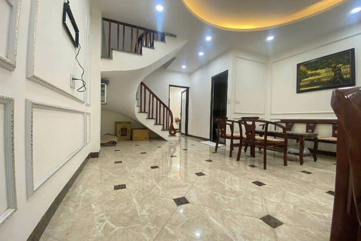 TT HUYỆN, NGÕ NÔNG Ô TÔ ĐỖ 5 TẦNG DÂN XÂY, THIẾT KẾ SANG, SỊN 45m2 CHỈ 5 TỶ