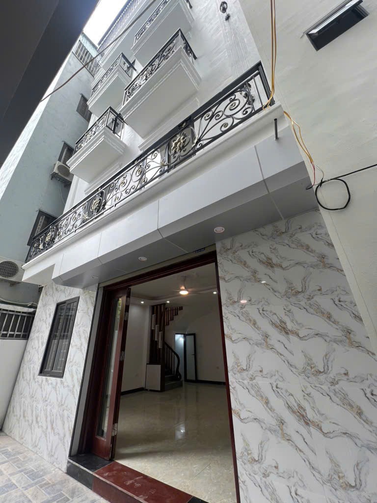 Bán nhà 5 tầng xây mới 100% - Thạch Bàn, Long Biên - Diện tích 31m2