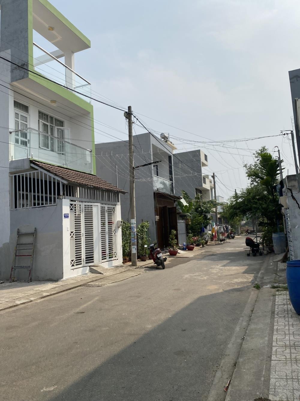 Bán Đất Hẻm Xe Hơi Quận 9: 4.2x16m, Giá 3.6 Tỷ - Vị Trí Đắc Địa