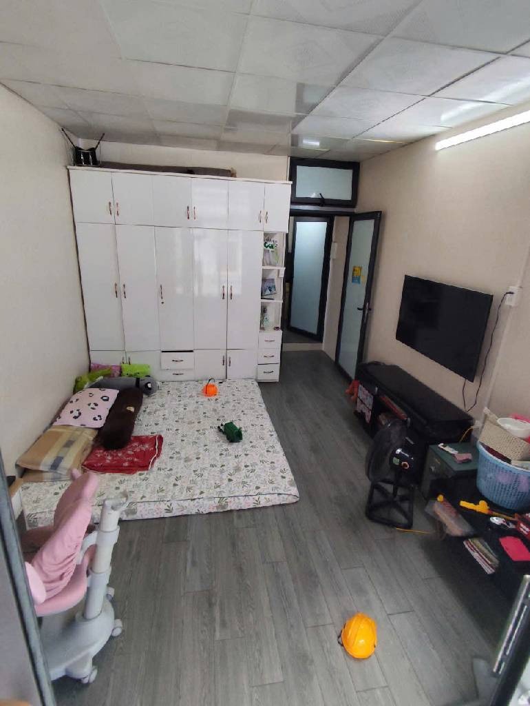 Bán Căn Hộ Tập Thể Hồng Mai - 60m², 2PN, Giá 3 Tỷ - Vị Trí Trung Tâm