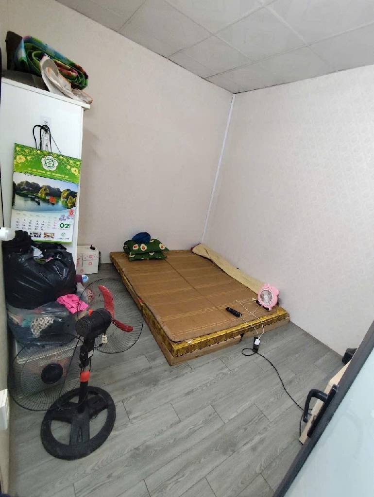 Bán Căn Hộ Tập Thể Hồng Mai - 60m², 2PN, Giá 3 Tỷ - Vị Trí Trung Tâm