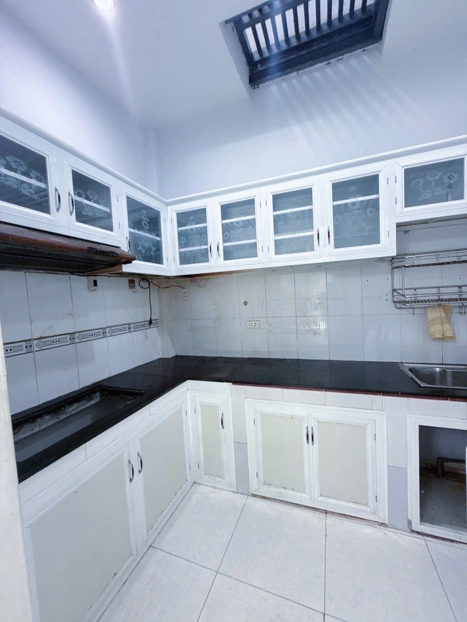 Nhỉnh 3 tỷ sở hữu nhà 32m2, 1 lầu, Tân Phú - Vị trí đắc địa, tiện ích đầy đủ