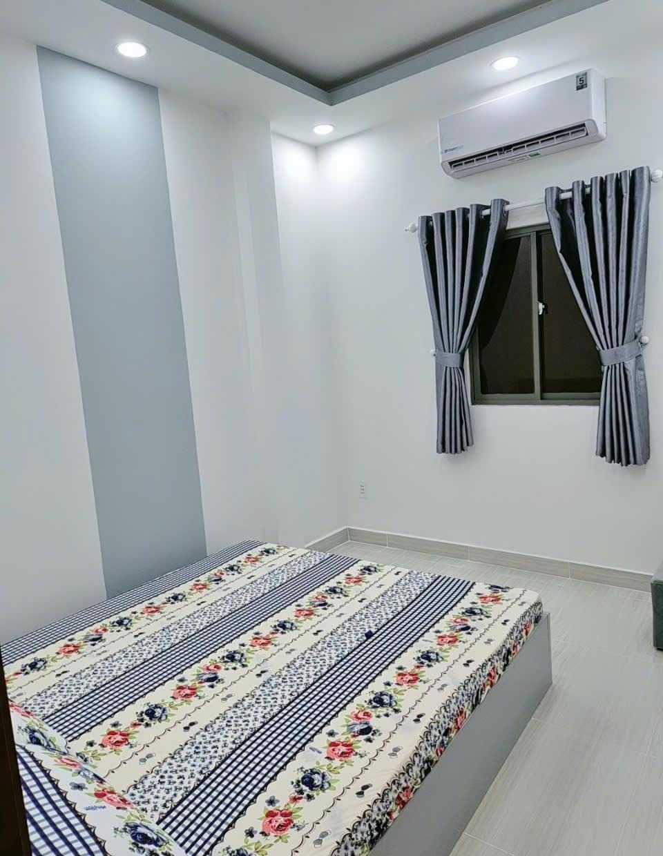 Bán Nhà 3 Tầng Tân Bình - 36m2, 4PN, 6 tỷ - Vị trí đẹp, gần tiện ích