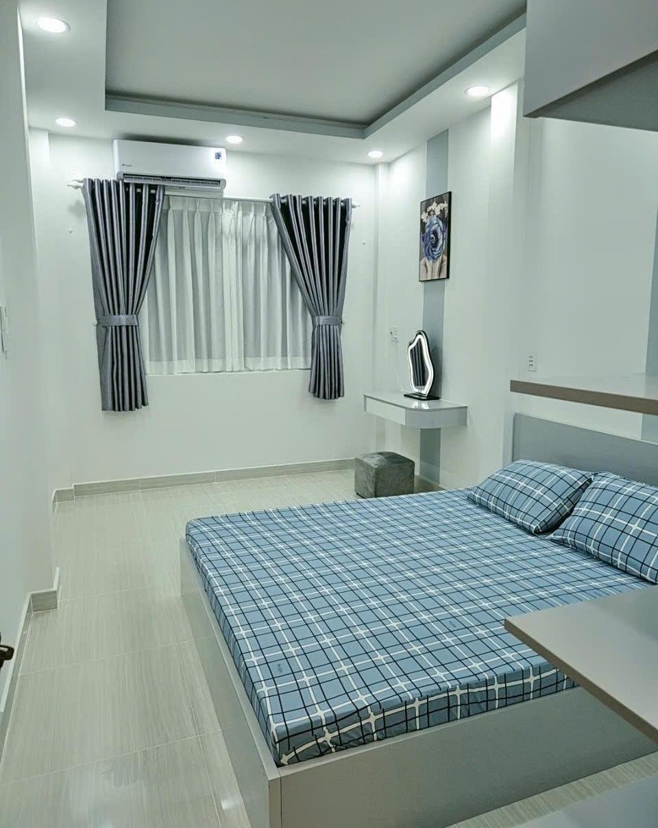 Bán Nhà 3 Tầng Tân Bình - 36m2, 4PN, 6 tỷ - Vị trí đẹp, gần tiện ích