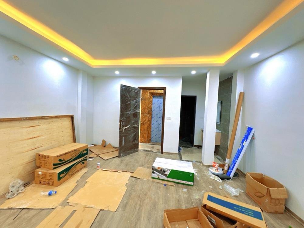 Nhà mới 100% Hoàng Quốc Việt - Cận Lâu Đài, 5 Tầng, Thang Máy, Kinh Doanh Đỉnh Cao