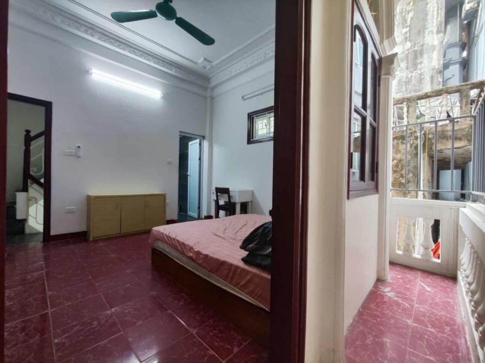 Cho Thuê Nhà Nguyên Căn Kim Mã, Ba Đình - Đẹp, Rộng, Gần Ô Tô