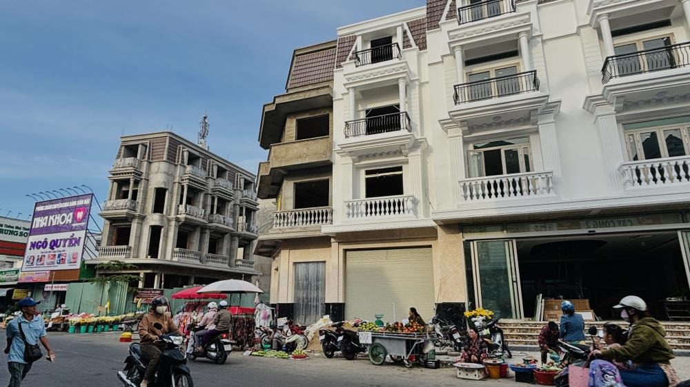 Cần Bán Gấp Shop House 4 Phòng Ngủ, Mặt Tiền Trường Hoàng Phan Thái - Giá Rẻ Chỉ 1.2 Tỷ