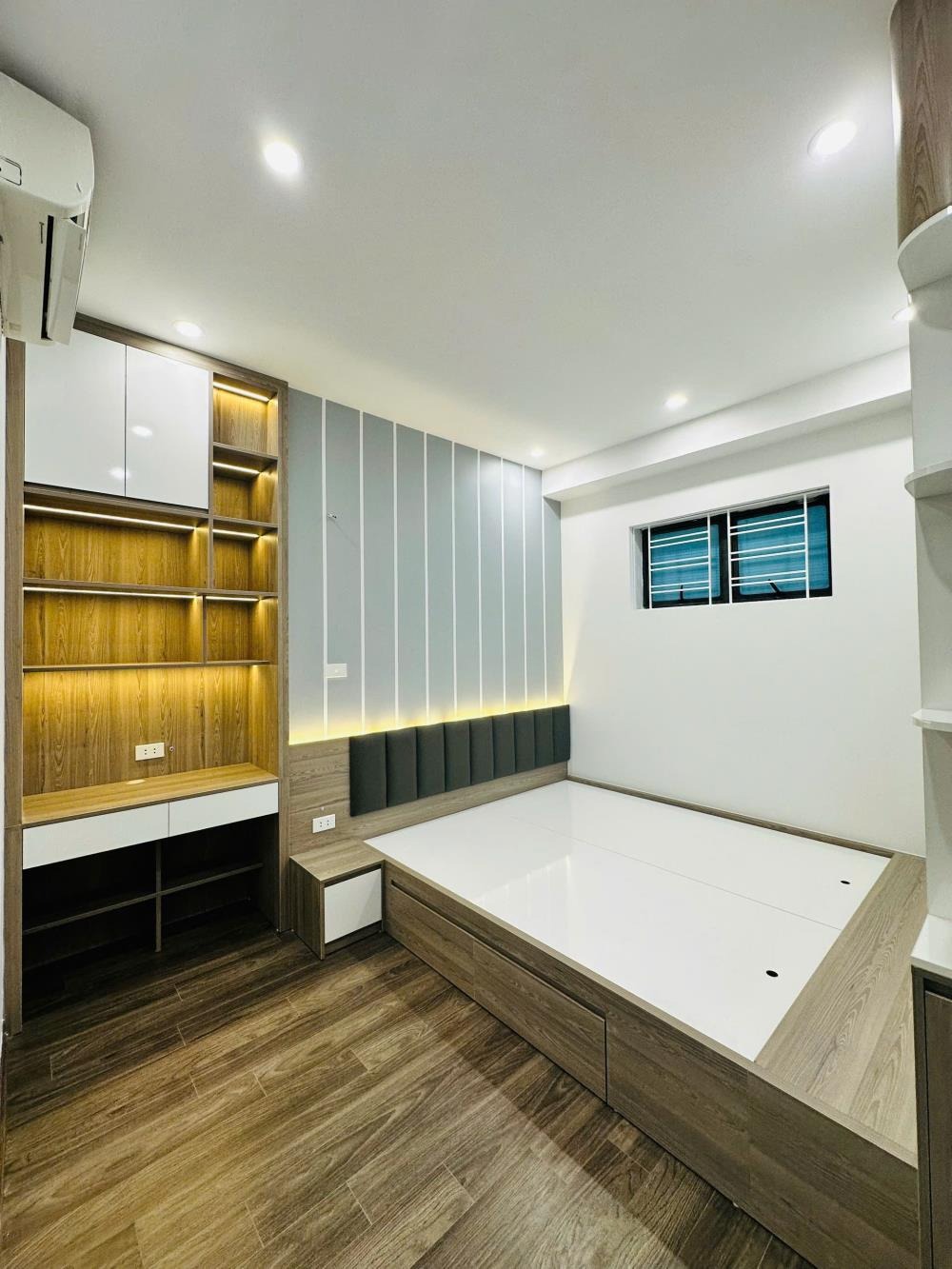 Bán Căn Hộ VP3 Linh Đàm 93m2 - 3PN,2WC - Nội Thất Full - Giá Tốt