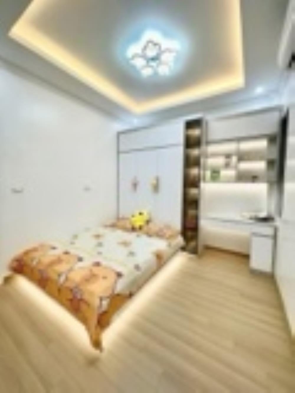 Căn Nhà Độc Bản Đa Sĩ - Hà Đông: Full Nội Thất - Ô Tô Đỗ Cửa - Giá 9.1 Tỷ