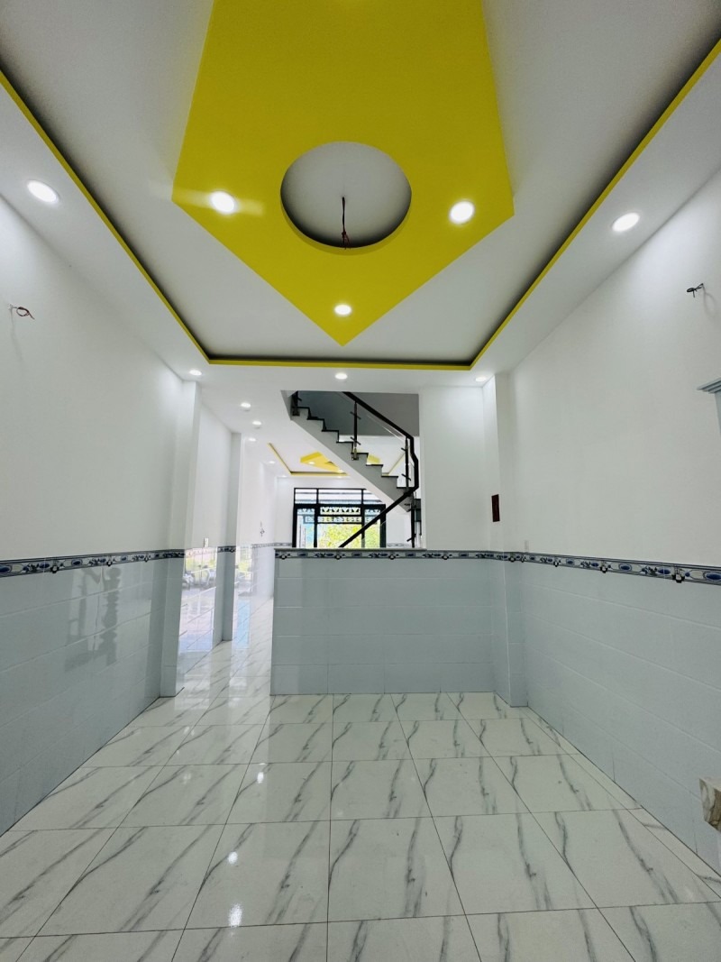 Nhà Mới Xây 80m2, 3 Tầng, Đối Diện Chợ Bình Chánh - Vị Trí Đắc Địa