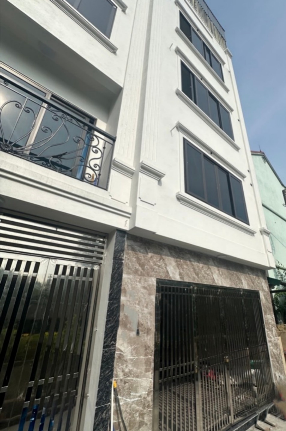 Nhà phố 6 tầng thang máy - 9 phòng khép kín - 40m2 - Vị trí đắc địa