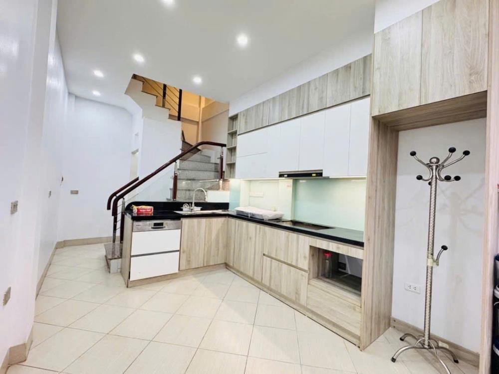 Siêu phẩm Hoàng Văn Thái 30.4m2 x 5 tầng, Lô Góc, Ngõ Ô Tô