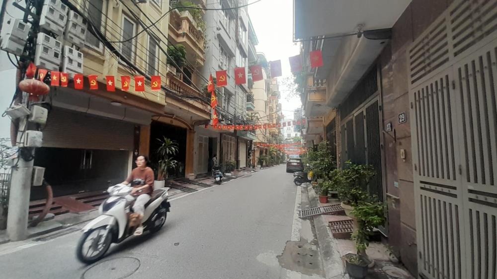 Bán Nhà Lạc Long Quân - 288m2, 8 Tầng, Mặt Tiền 15m, Vỉa Hè Rộng - 150 Tỷ