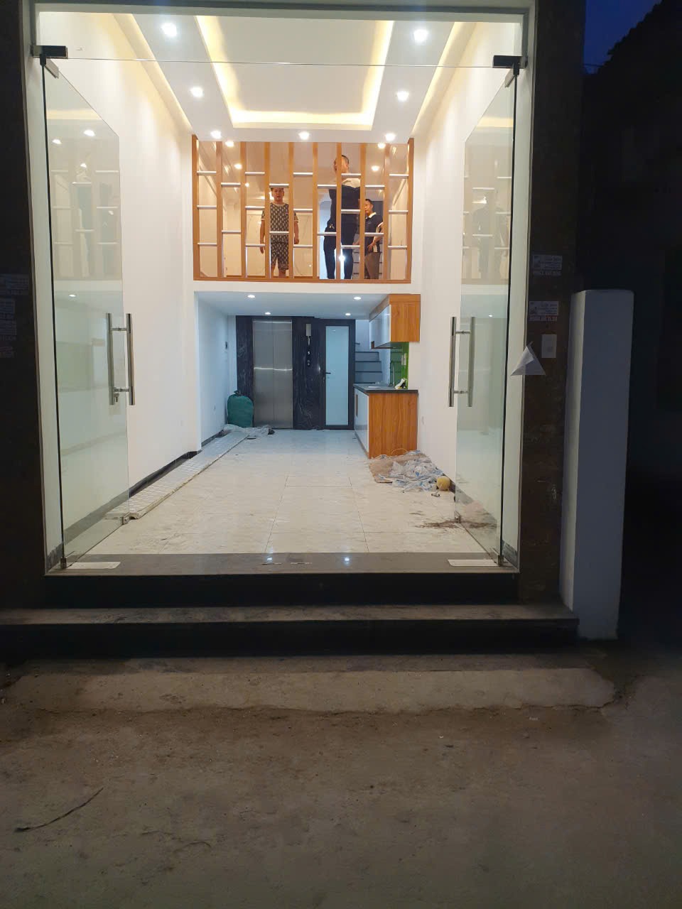 Nhà 5 Tầng 1 Lửng Thang Máy: Thiết Kế Đẳng Cấp, Công Năng Tối Ưu - [Địa Điểm]