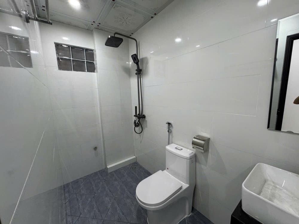 Nhà 5 Tầng 1 Lửng Thang Máy: Thiết Kế Đẳng Cấp, Công Năng Tối Ưu - [Địa Điểm]