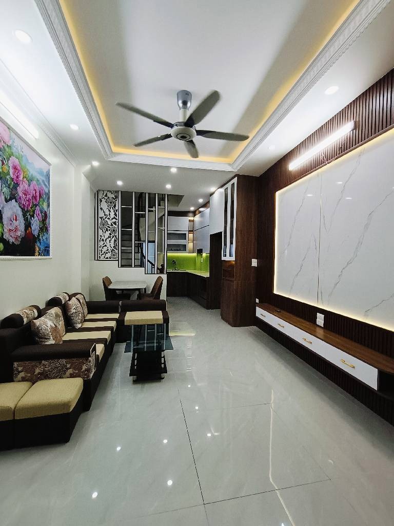 Bán Nhanh Nhà Giáp Nhị: Vị Trí Đẹp, Ô Tô Đỗ Cửa