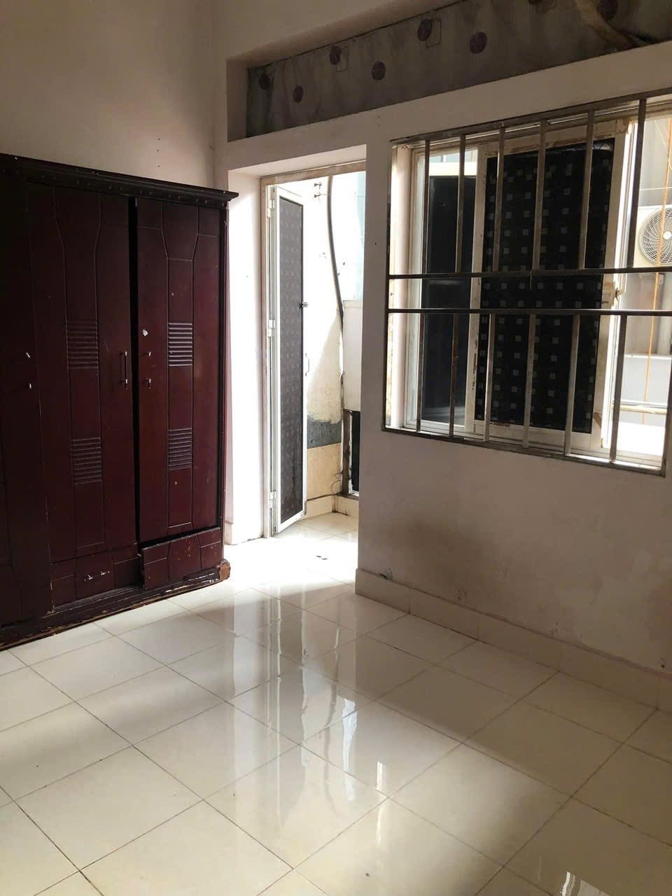 Bán nhà Ba Đình giá tốt - 6 tầng, 63.6m², gần Lăng Bác, giao thông thuận tiện
