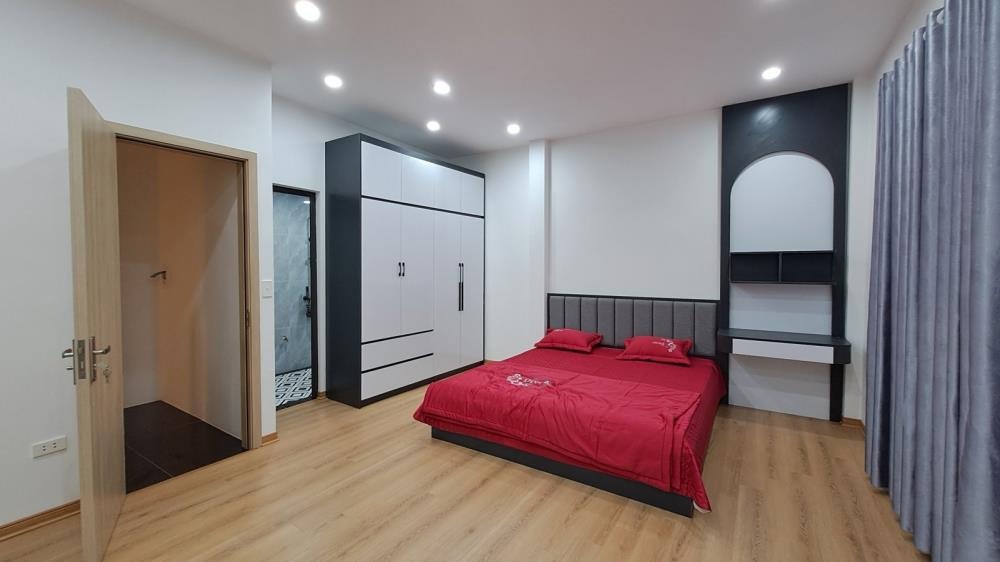 Nhà riêng Minh Khai 5 tầng, lô góc 2 mặt tiền, nội thất đẹp - Giá tốt