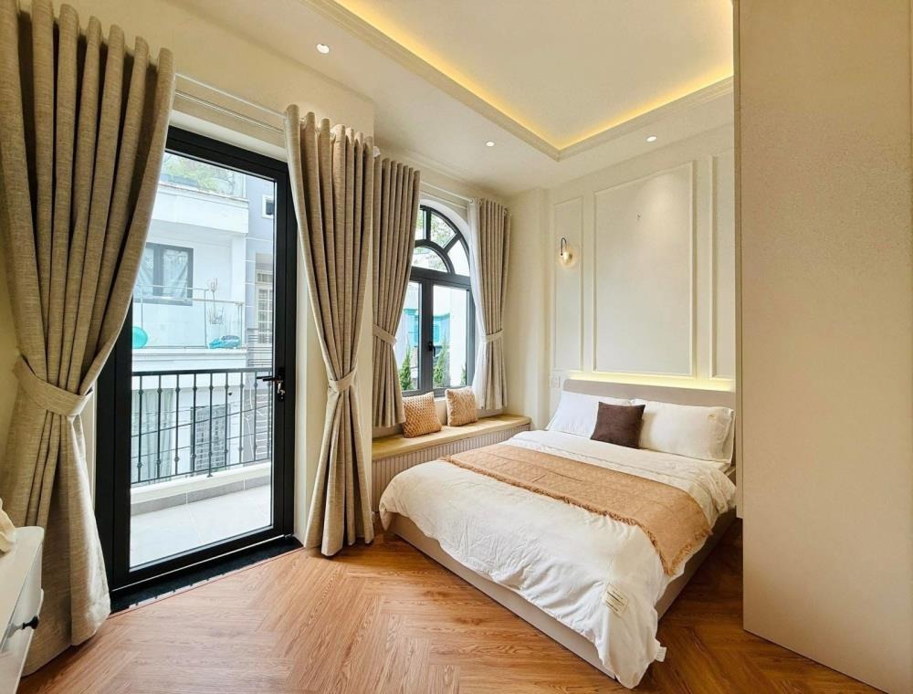 Nhà đẹp 4 tầng 48m2, Hẻm 6m, Full Nội Thất - Giá 7.6 Tỷ (TL)