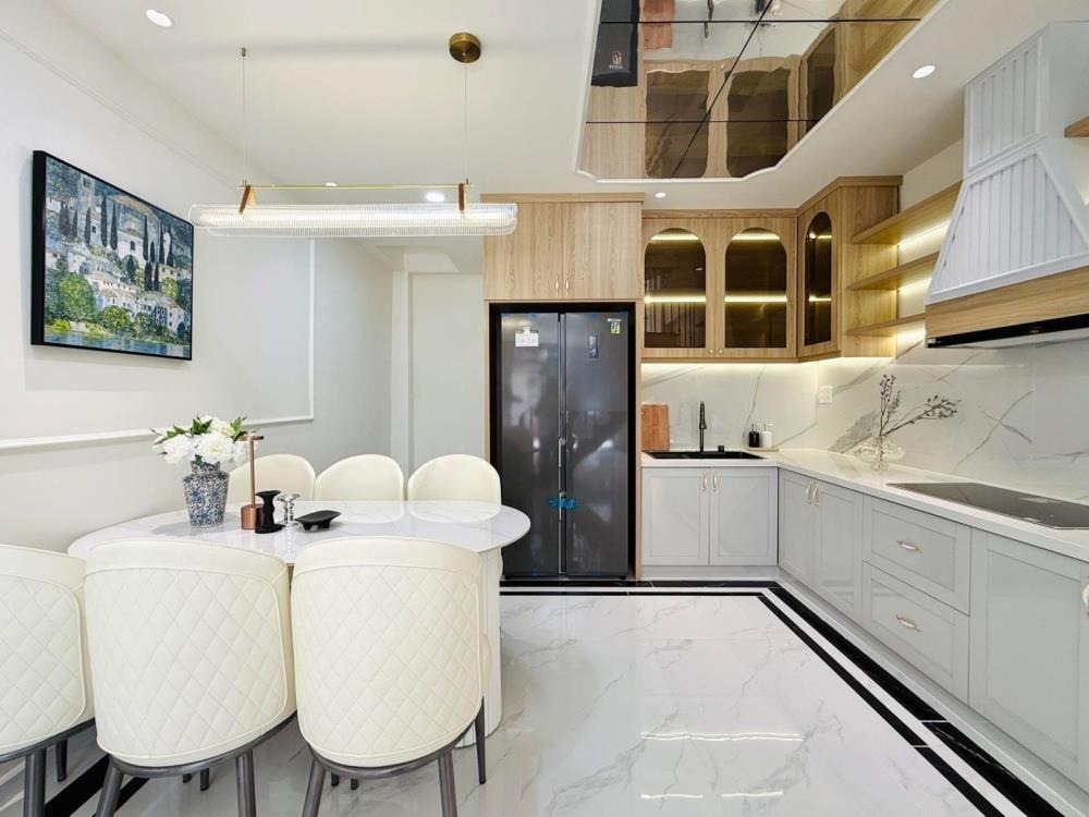 Nhà đẹp 4 tầng 48m2, Hẻm 6m, Full Nội Thất - Giá 7.6 Tỷ (TL)