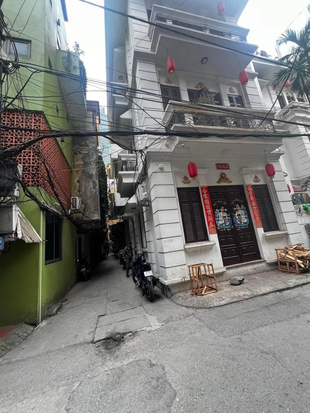 Bán nhà riêng phân lô Hoàng Quốc Việt, Cầu Giấy: 50m2, 3 tầng, 13.8 tỷ