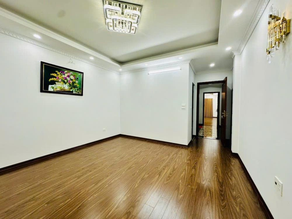Nhà Giải Phóng 77m2, 5 Tầng, Thang Máy, Ô Tô Tránh - Giá Tốt Quận Hoàng Mai
