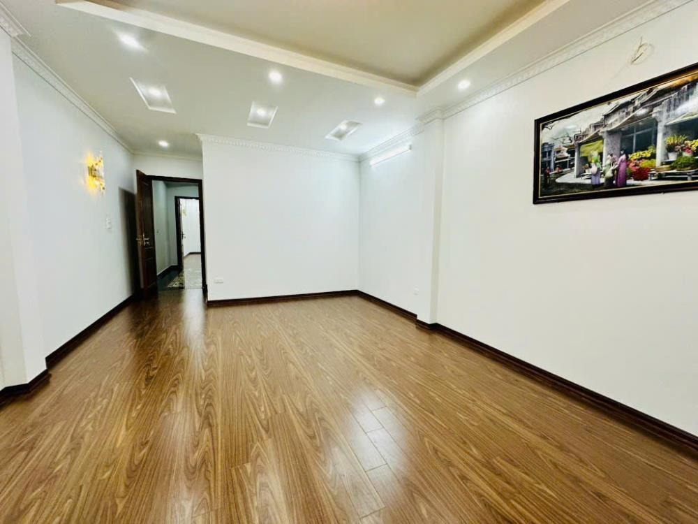 Nhà Giải Phóng 77m2, 5 Tầng, Thang Máy, Ô Tô Tránh - Giá Tốt Quận Hoàng Mai