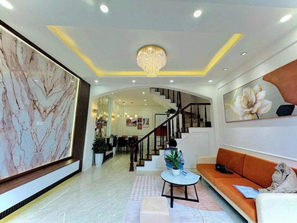 Bán nhà Trương Định 4 tầng, 2 mặt thoáng, mặt tiền rộng 4.6m - Giá 7.3 tỷ
