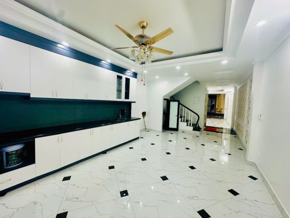 Nhà Giải Phóng 77m2, 5 Tầng, Thang Máy, Ô Tô Tránh - Giá Tốt Quận Hoàng Mai