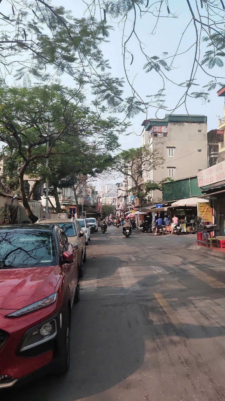 Nhà đẹp dân xây, ngõ rộng - 165 Dương Quảng Hàm, Cầu Giấy