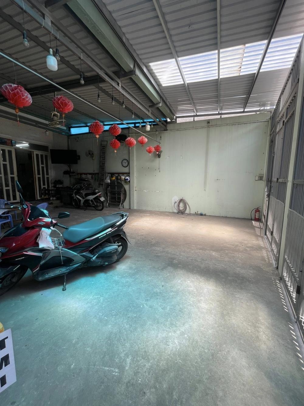 Mặt Tiền Kinh Doanh Đường Lê Văn Việt, Phường Tăng Nhơn Phú B - Diện Tích 147m2, Giá Tốt