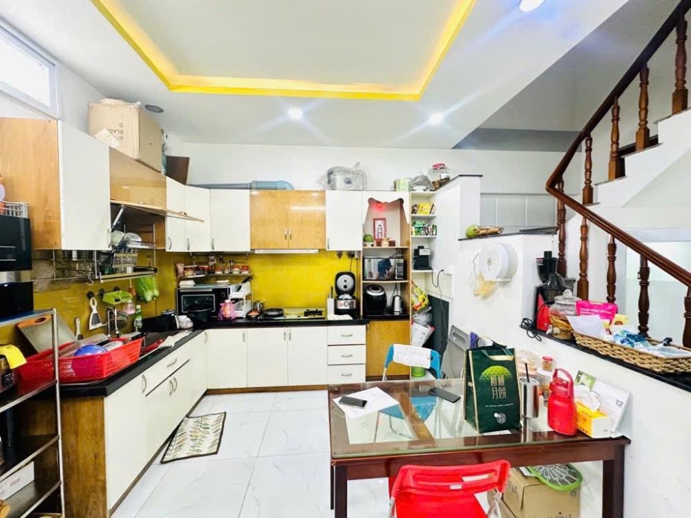 Định cư Bán Nhà Đẹp 4 Tầng, Nguyễn Văn Trỗi, 52m2, 7.3 Tỷ | Phú Nhuận